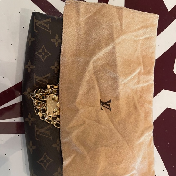 Louis Vuitton Pallas Chain Monogram - Picture 14 of 15